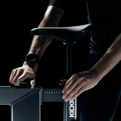 Smart Bike Wahoo KICKR BIKE 2023 -Negozio Bici corsa economico samrt bike wahoo kickr bike 8